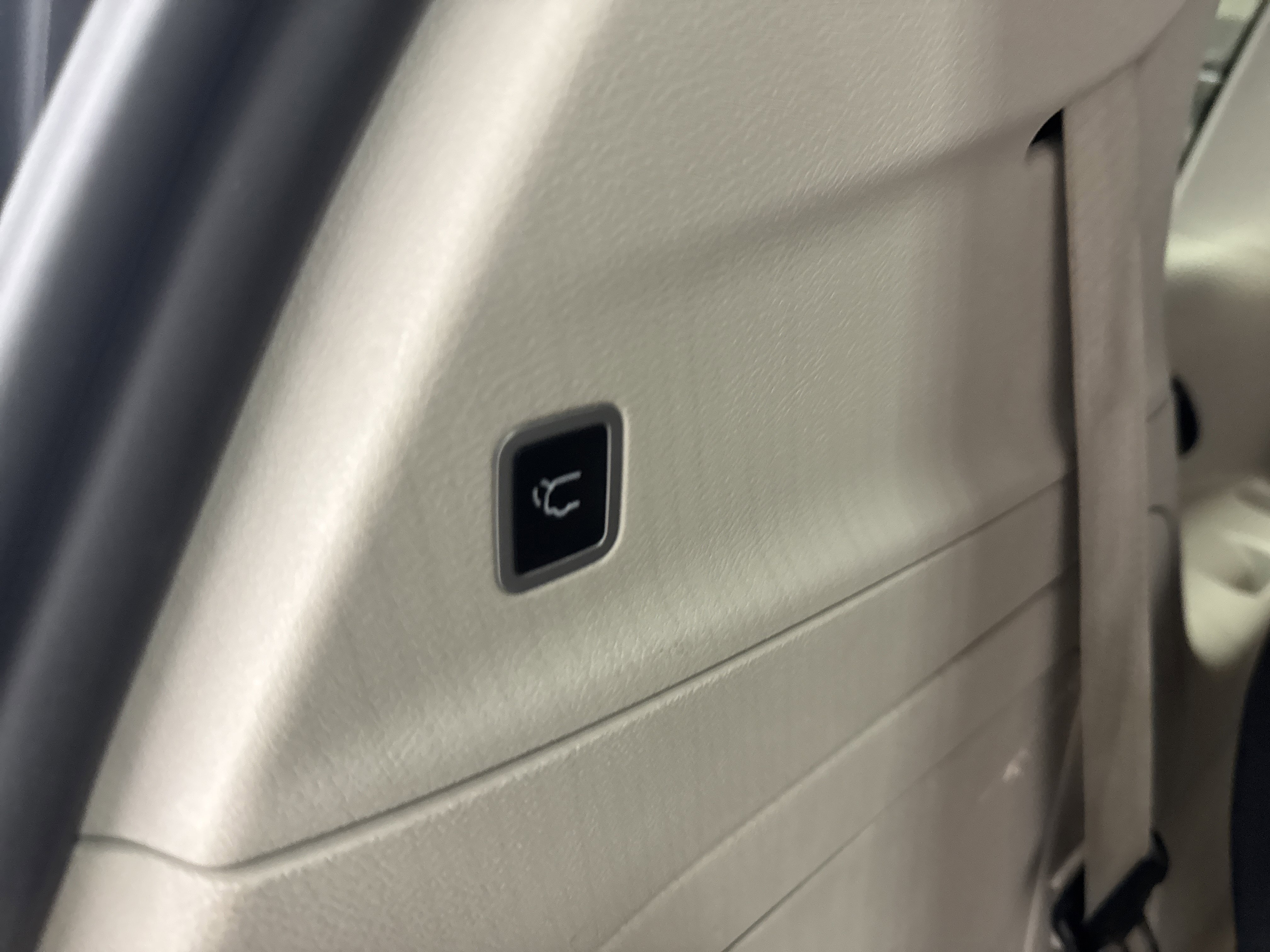 Used 2024 Chrysler Pacifica Select image 34