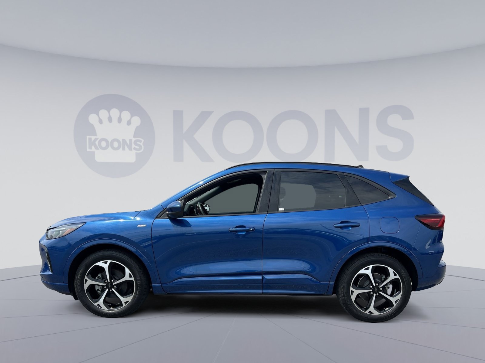 Certified 2023 Ford Escape ST-Line Elite AWD/4WD image 2