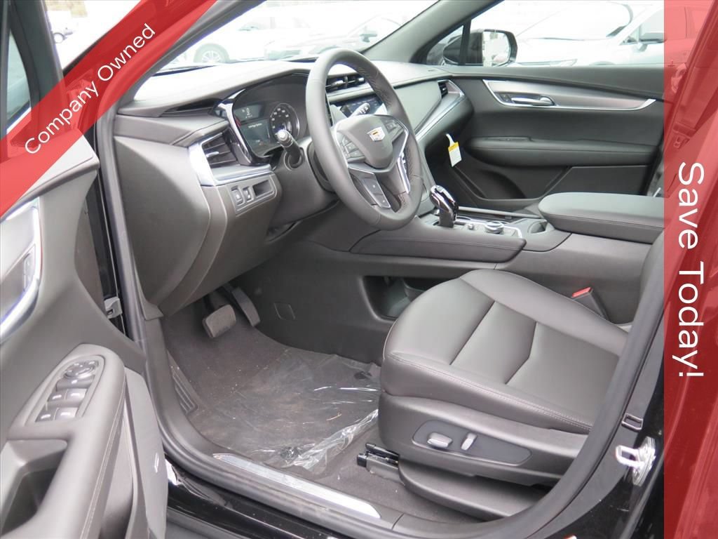 New 2026 Cadillac XT5 Luxury FWD image 11