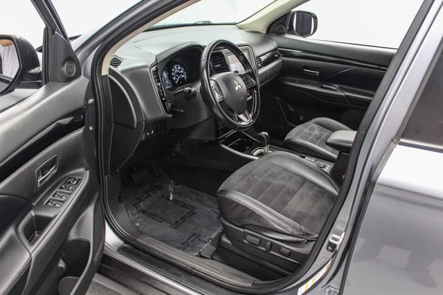 Used 2020 Mitsubishi Outlander SE FWD image 15