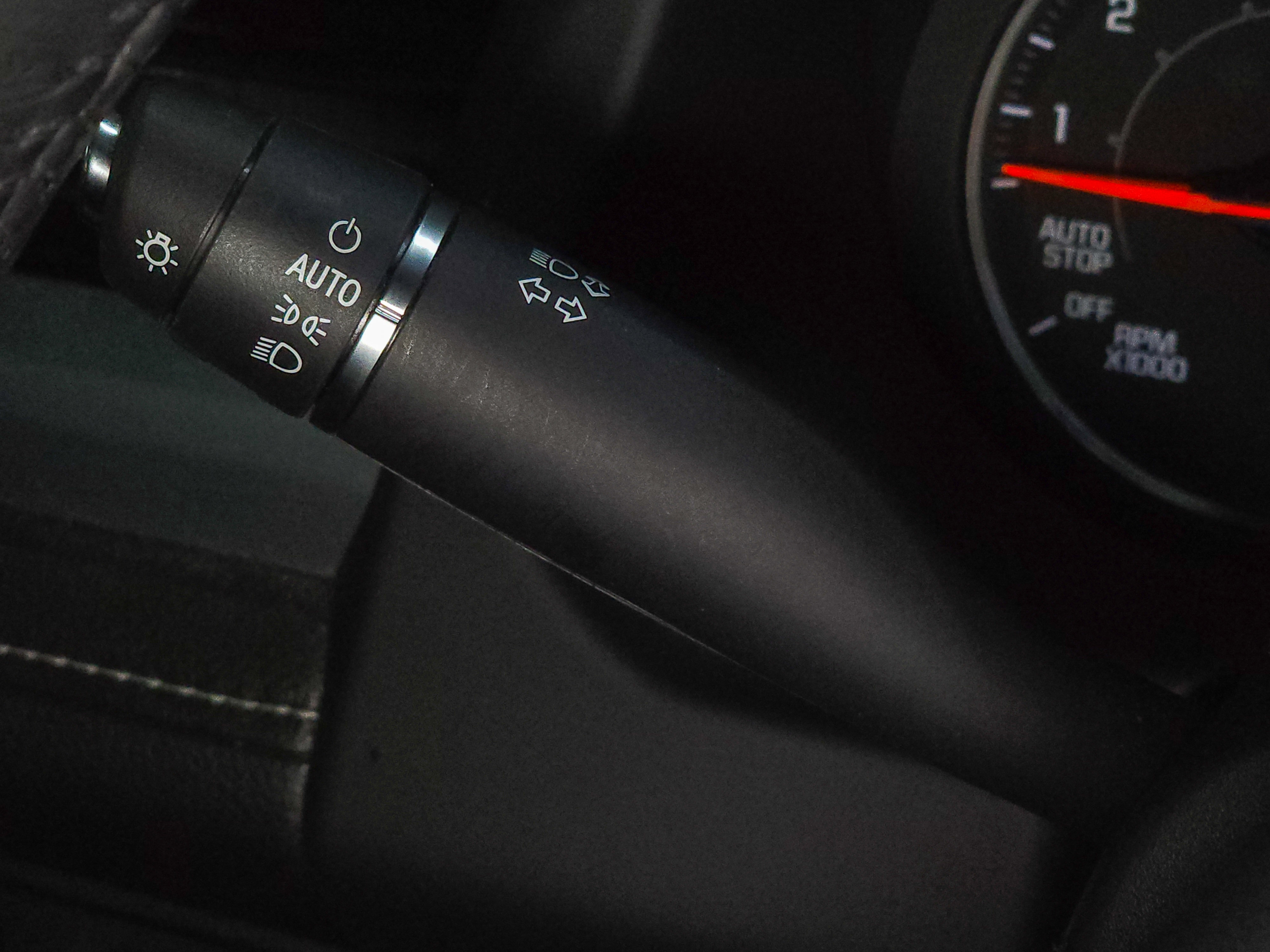 Used 2020 GMC Acadia SLE image 22