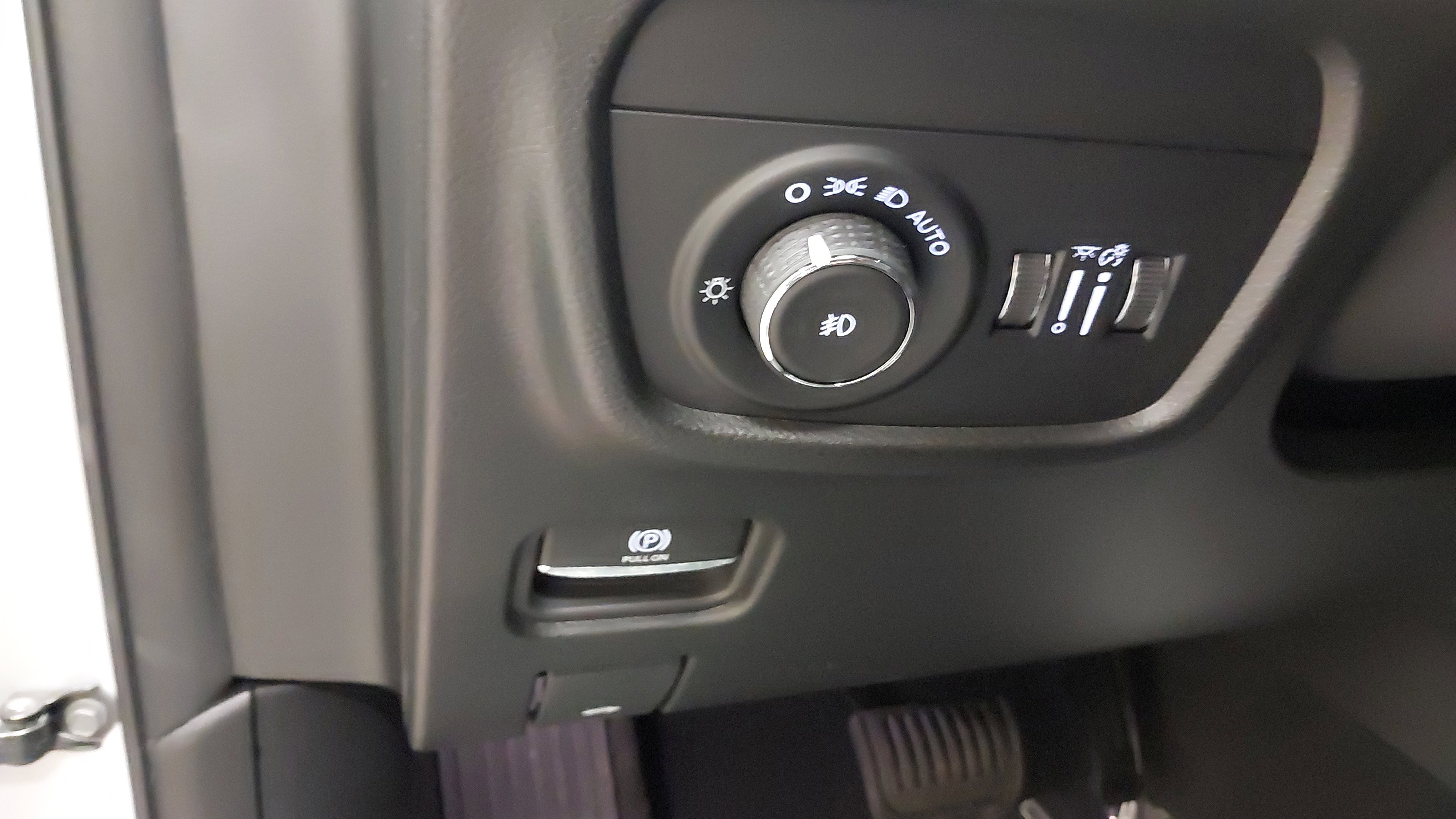 New 2025 Jeep Grand Cherokee L Limited w/ Luxury Tech Group II image 23