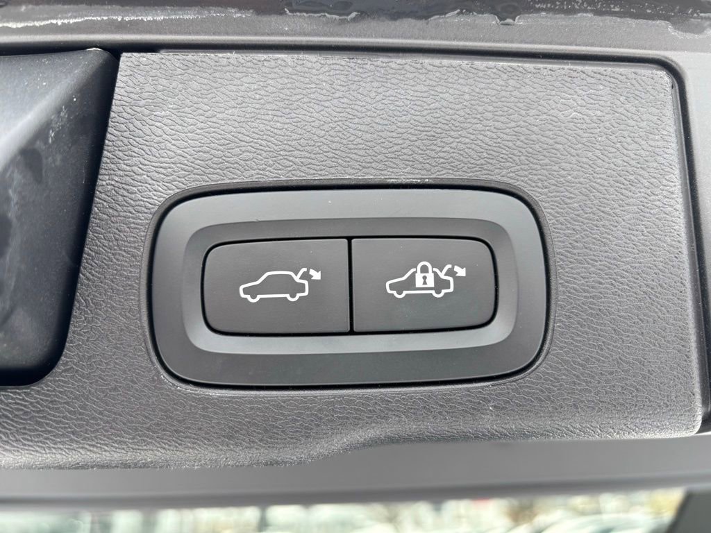 Certified 2023 Volvo XC60 B5 Core w/ Climate Package image 24