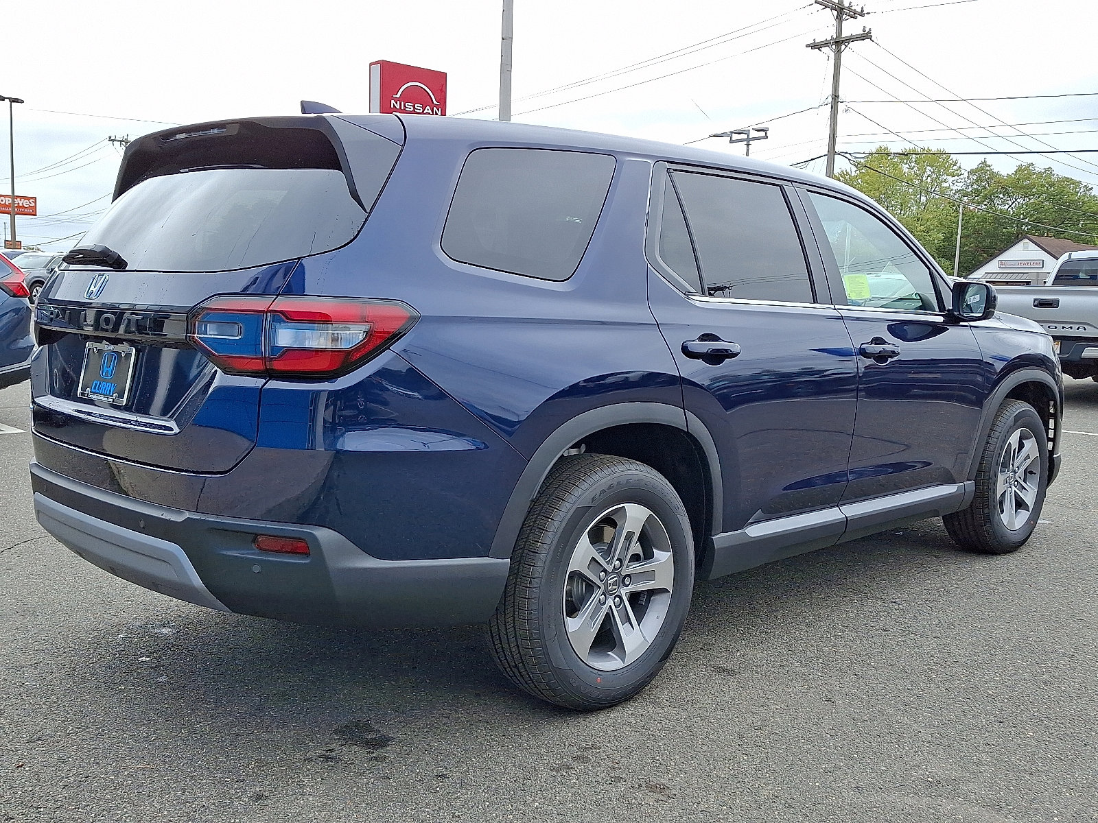 New 2025 Honda Pilot EX-L image 3