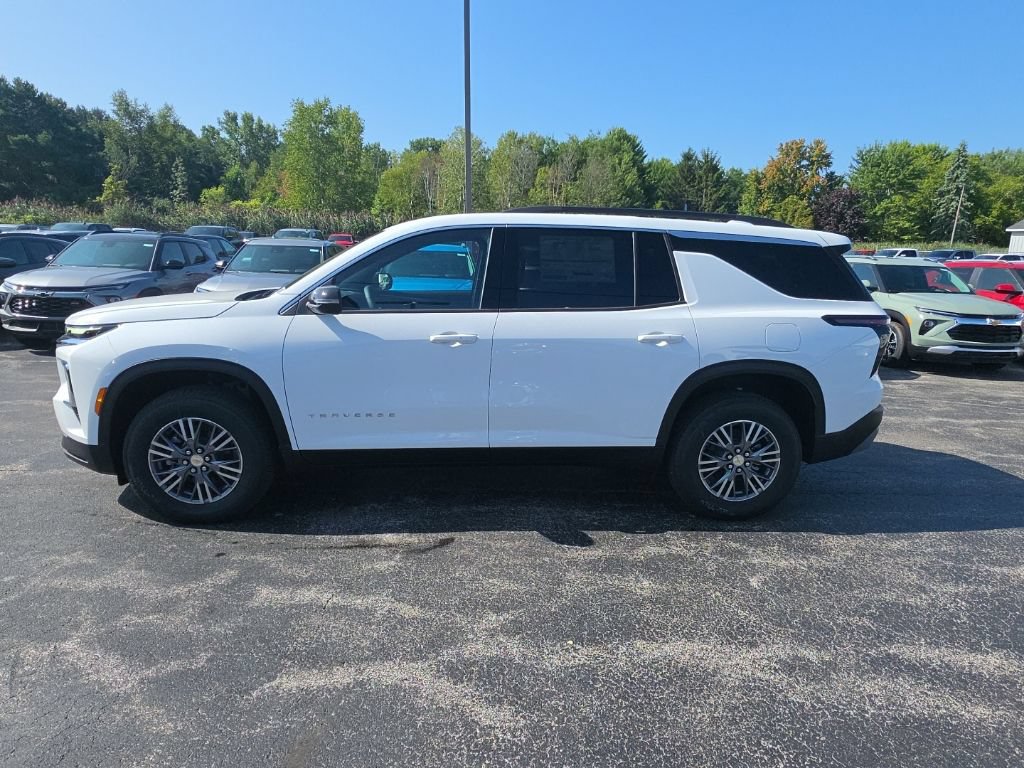New 2026 Chevrolet Traverse LT w/ LPO, Floor Liner Package FWD image 4