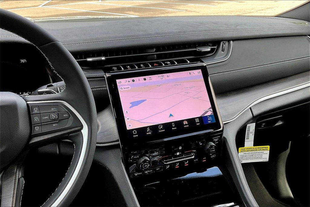 New 2025 Jeep Grand Cherokee Limited w/ Trailer Tow Package image 7