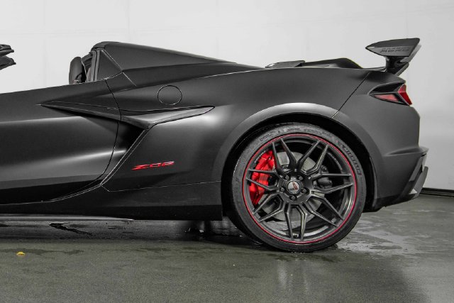Used 2024 Chevrolet Corvette Z06 RWD image 13