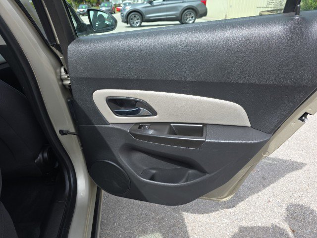 Used 2014 Chevrolet Cruze LS image 32