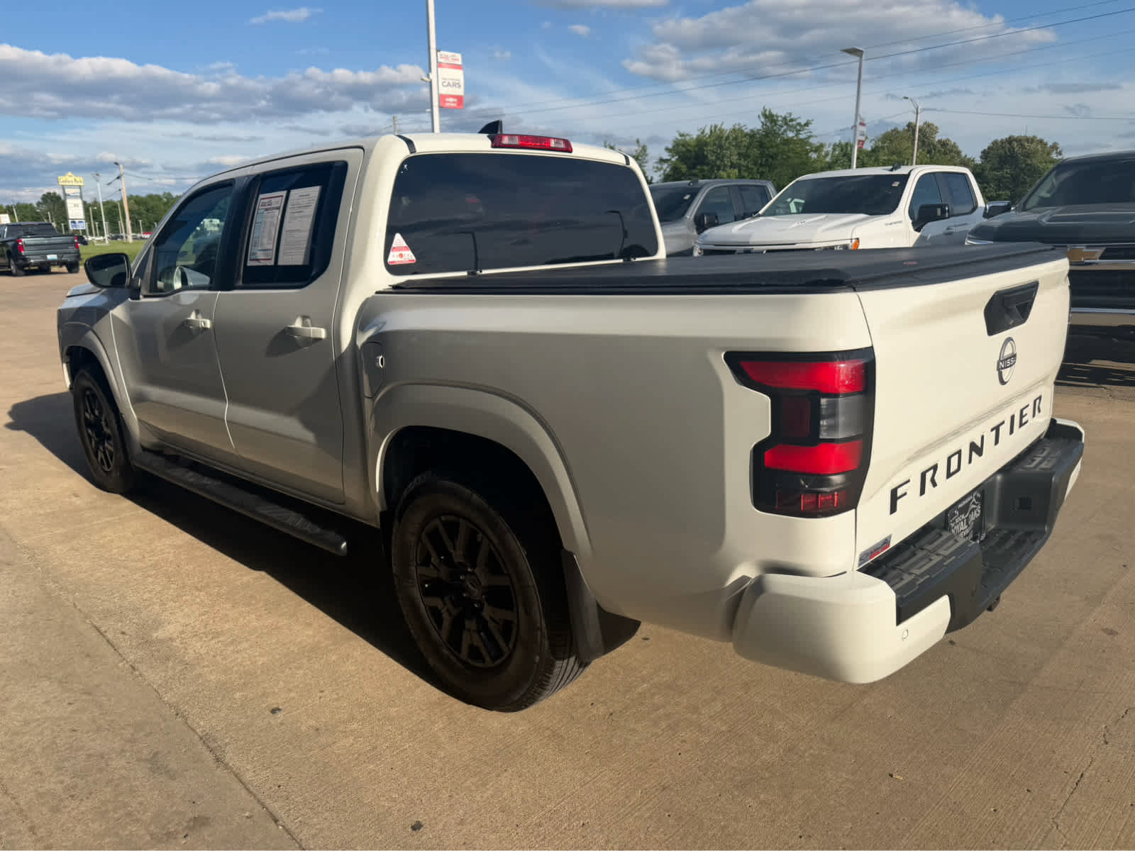Used 2023 Nissan Frontier SV w/ Midnight Edition Package RWD image 4