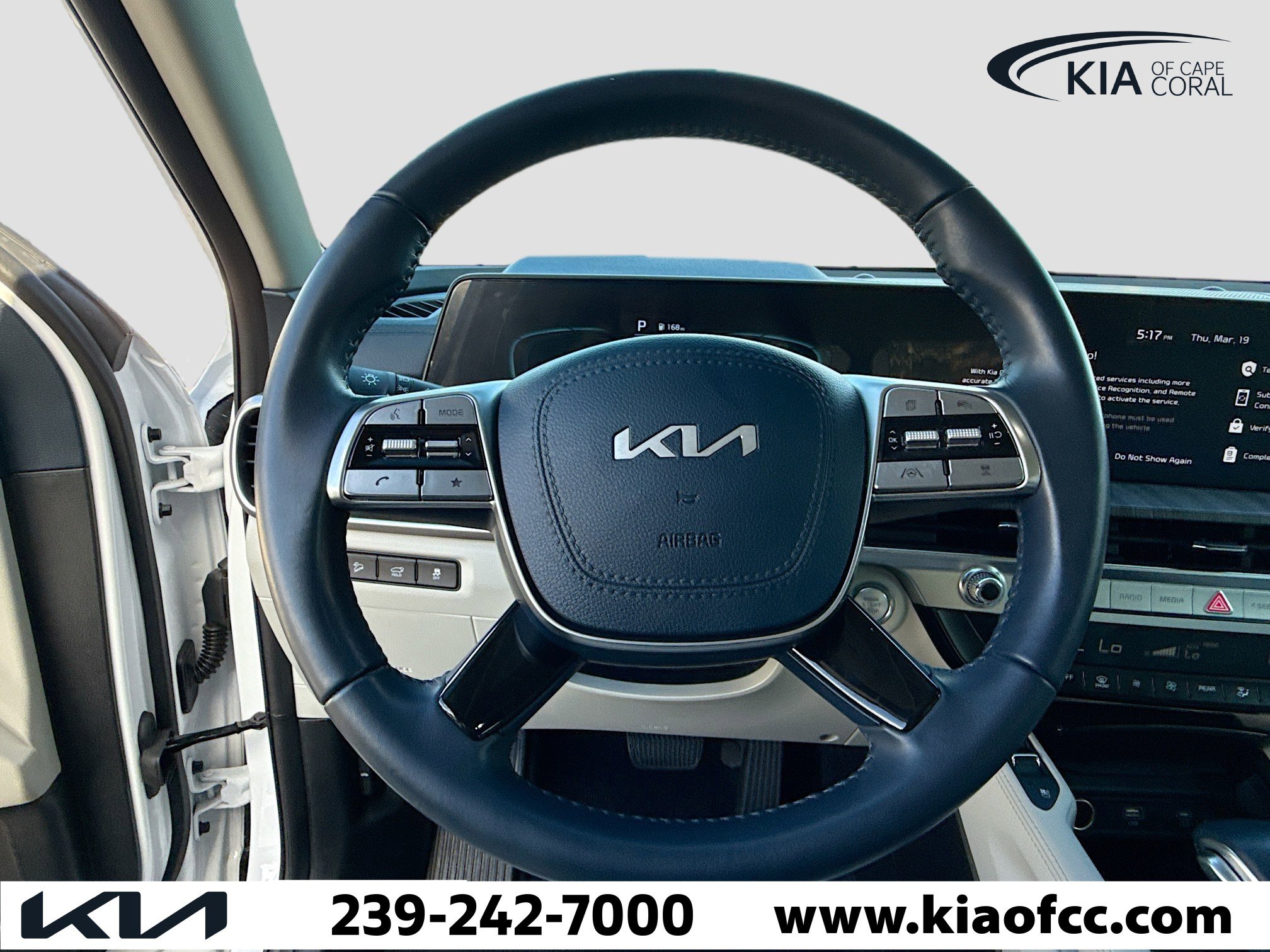 Used 2025 Kia Telluride EX w/ EX Captain's Chair Package image 40