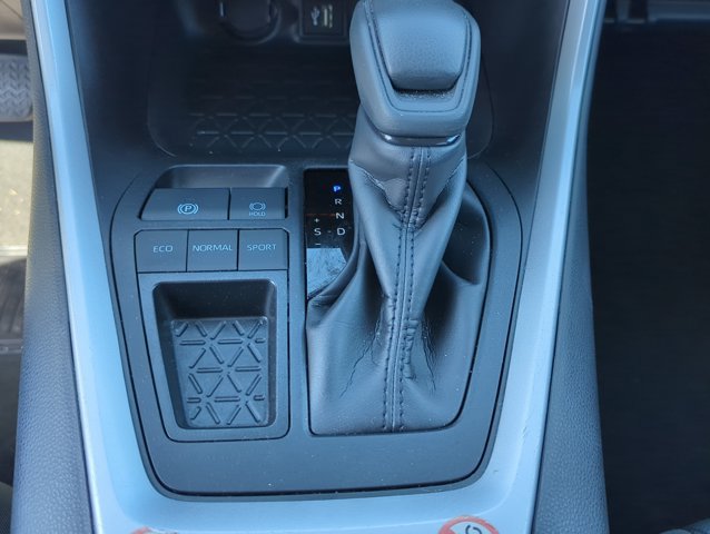 Used 2025 Toyota RAV4 XLE FWD image 22