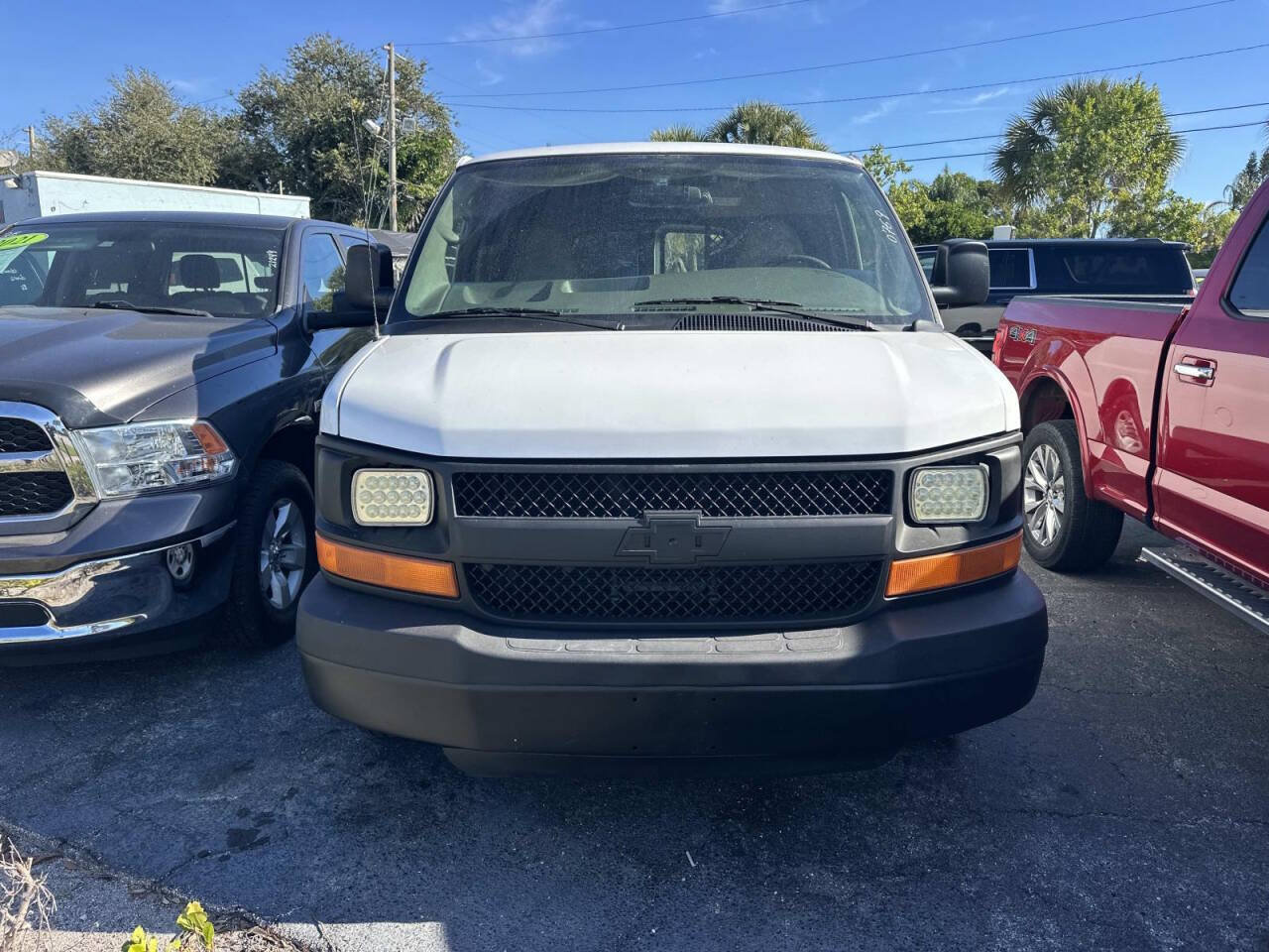 Used 2007 Chevrolet Express 2500 RWD image 2