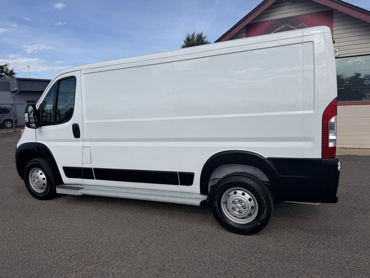 Used 2023 RAM ProMaster 2500 FWD image 6