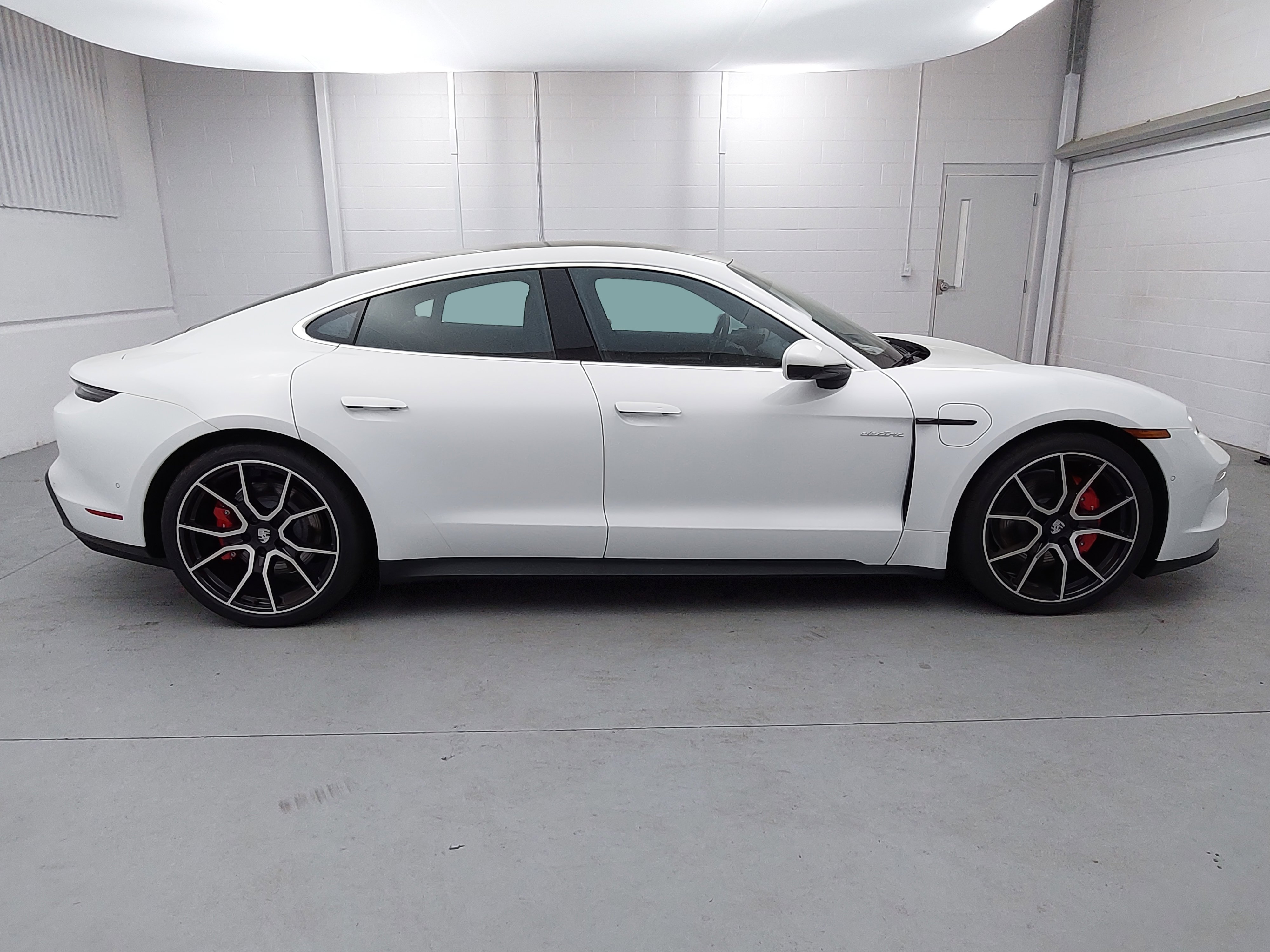 New 2025 Porsche Taycan 4S image 8