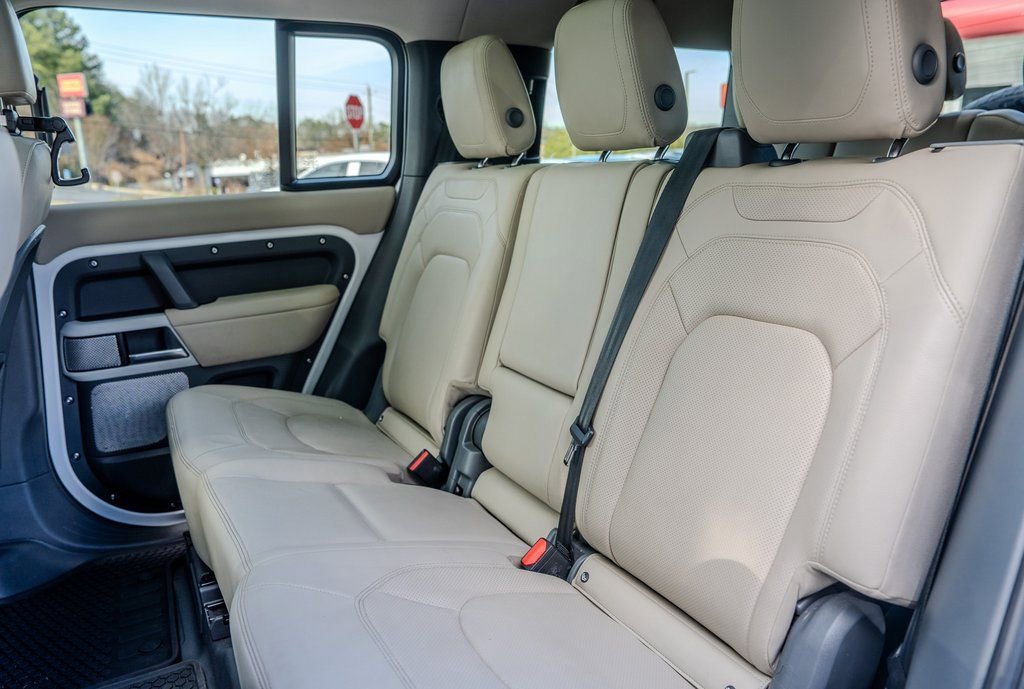 Used 2024 Land Rover Defender 130 S image 21