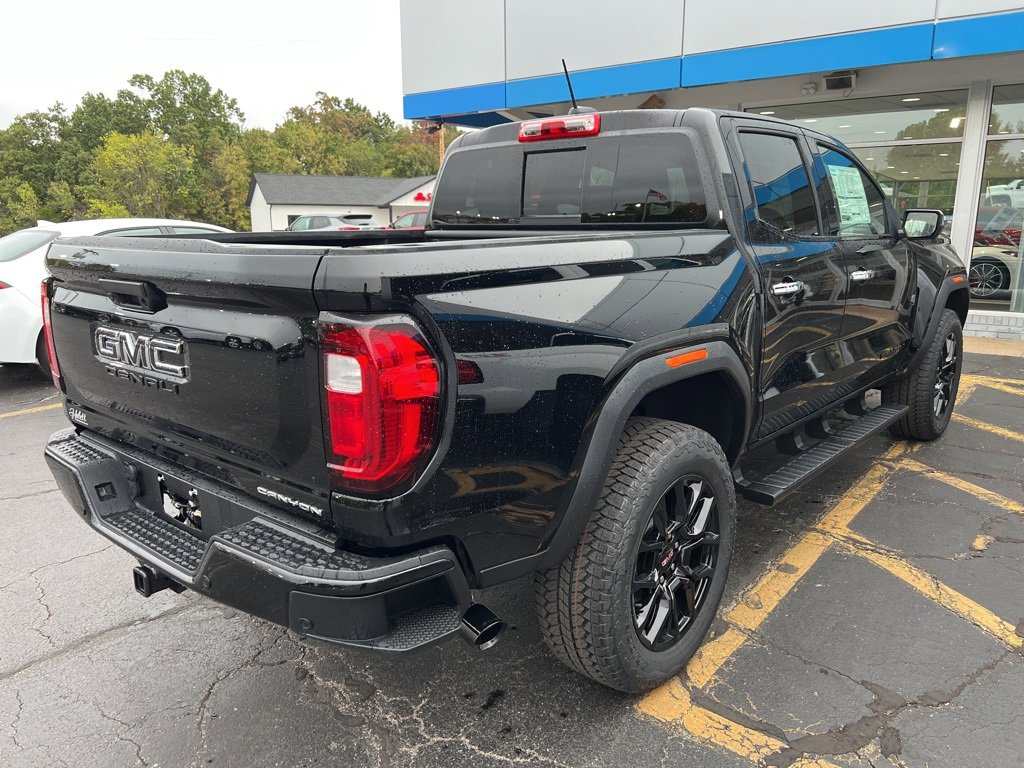 New 2026 GMC Canyon Denali w/ LPO, Denali Black Edition image 5