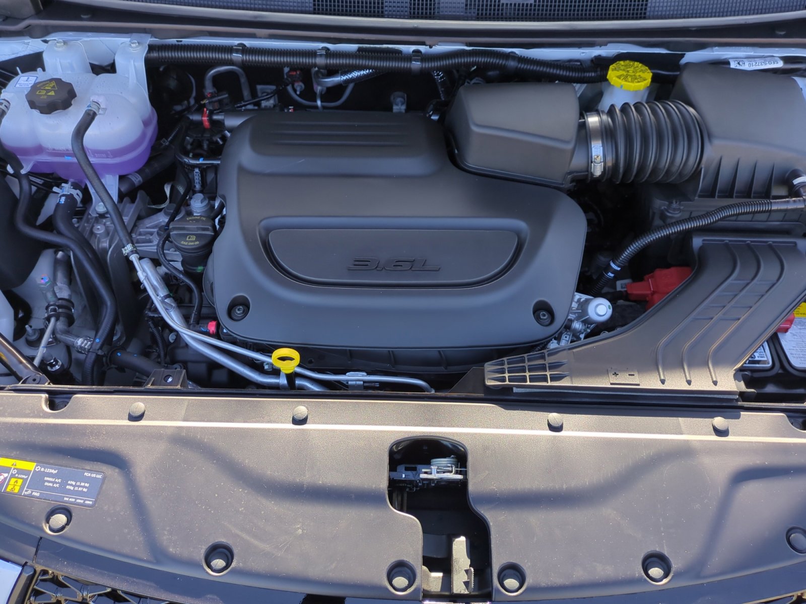 New 2026 Chrysler Pacifica Limited w/ Uconnect Theater Family Group image 21