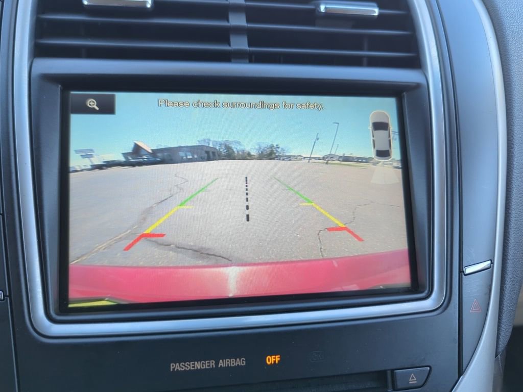 Used 2016 Lincoln MKX Select image 12