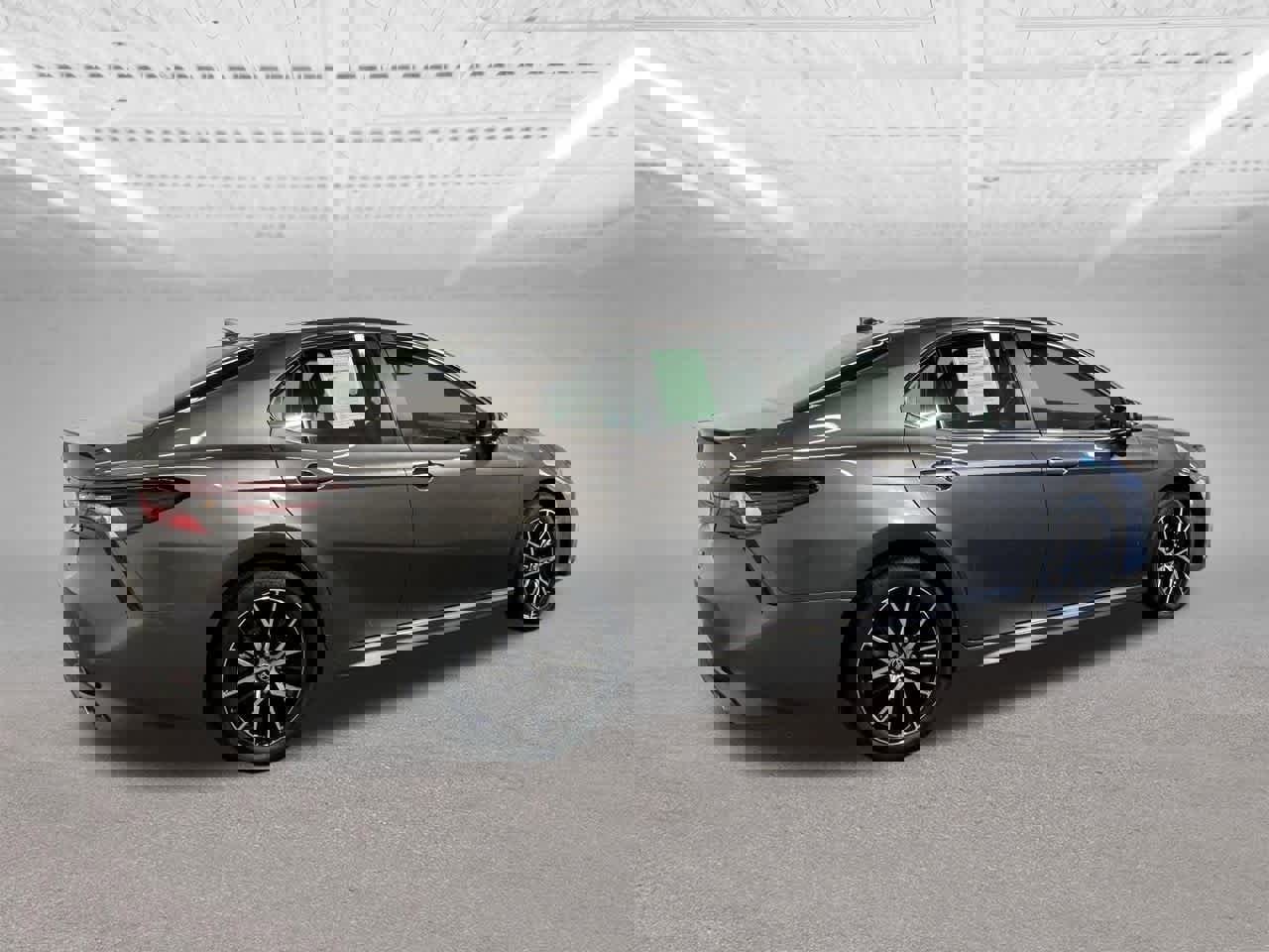 Used 2024 Toyota Camry SE image 5