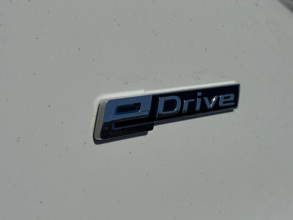 Used 2018 BMW 530e RWD image 18