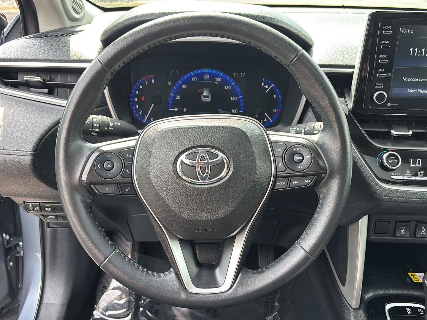Used 2022 Toyota Corolla Cross XLE w/ Convenience Package AWD/4WD image 25