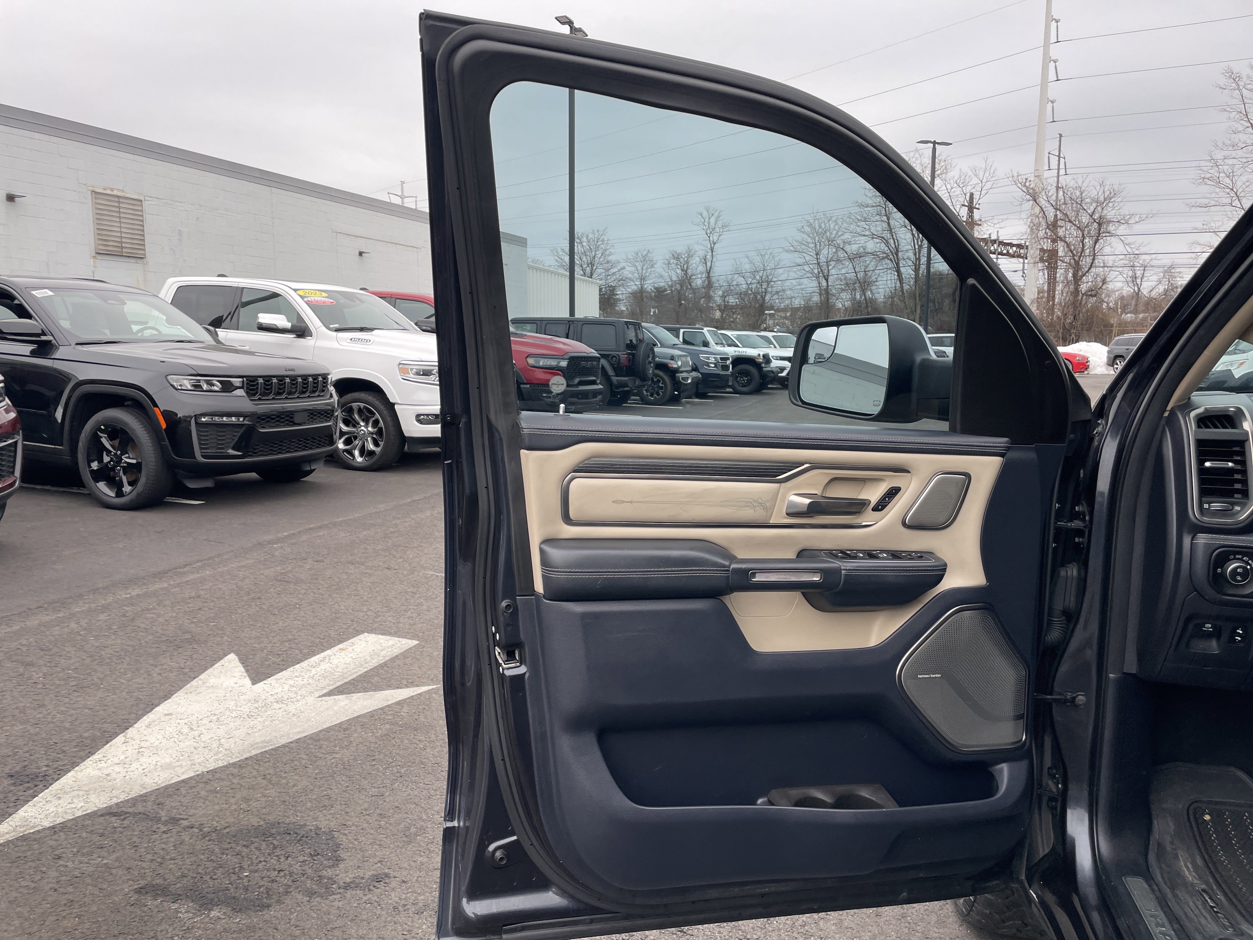 Used 2020 RAM 1500 Limited image 31