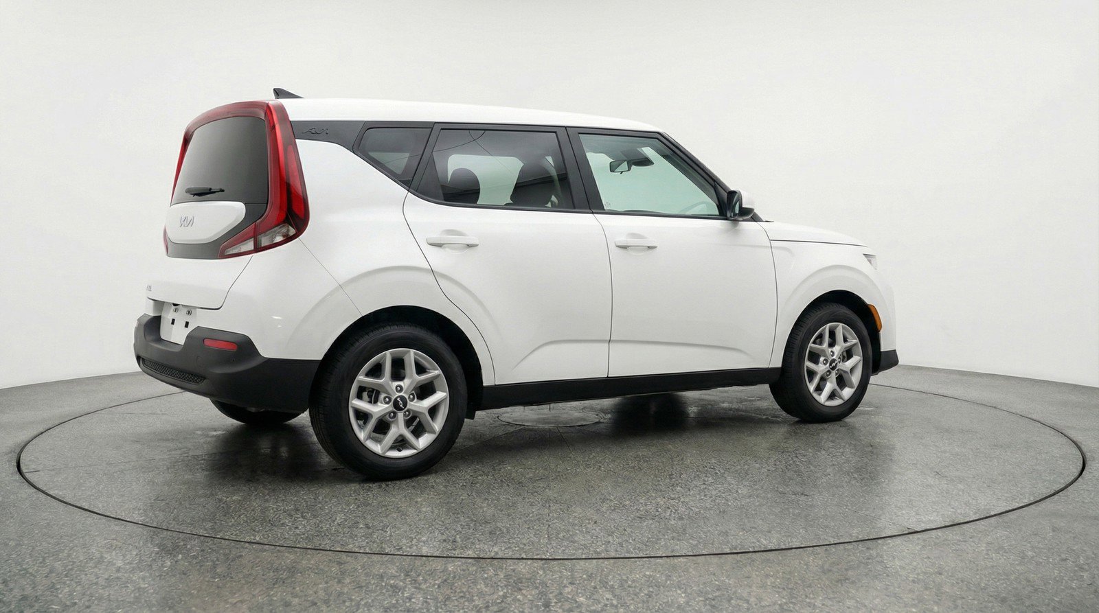 Used 2025 Kia Soul LX w/ LX Technology Package FWD image 9