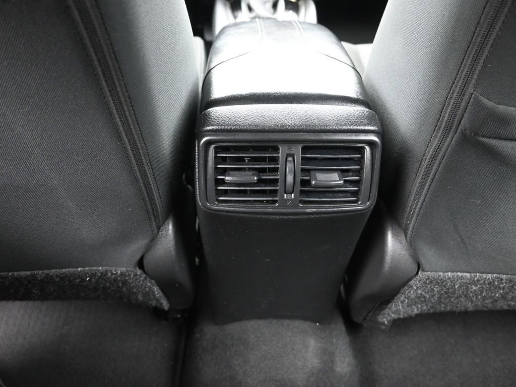 Used 2018 Nissan Rogue Sport SV w/ SV All-Weather Package image 19