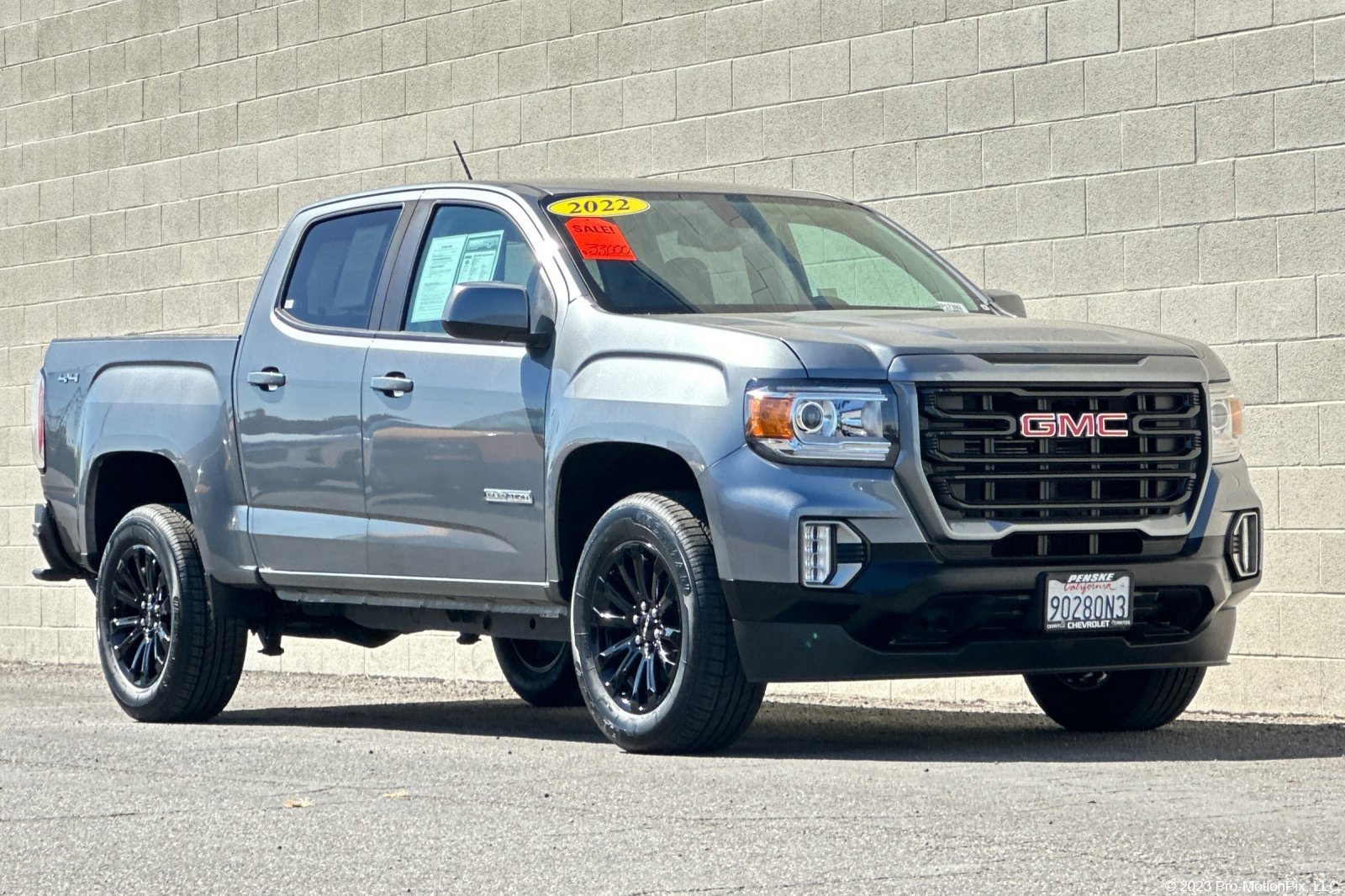 Certified 2022 GMC Canyon Elevation image 1