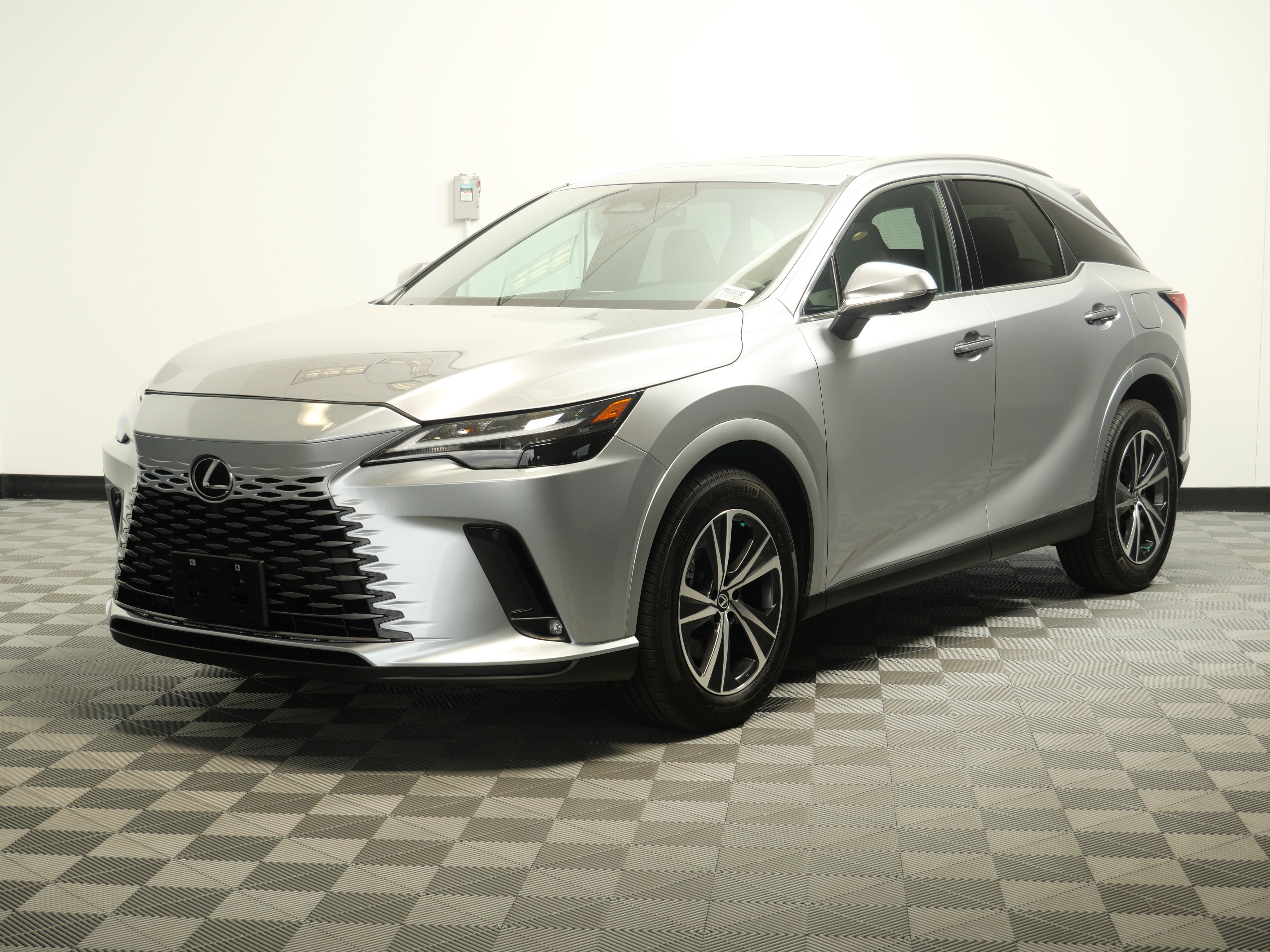 Used 2026 Lexus RX 350 Premium w/ Convenience Package AWD/4WD image 4