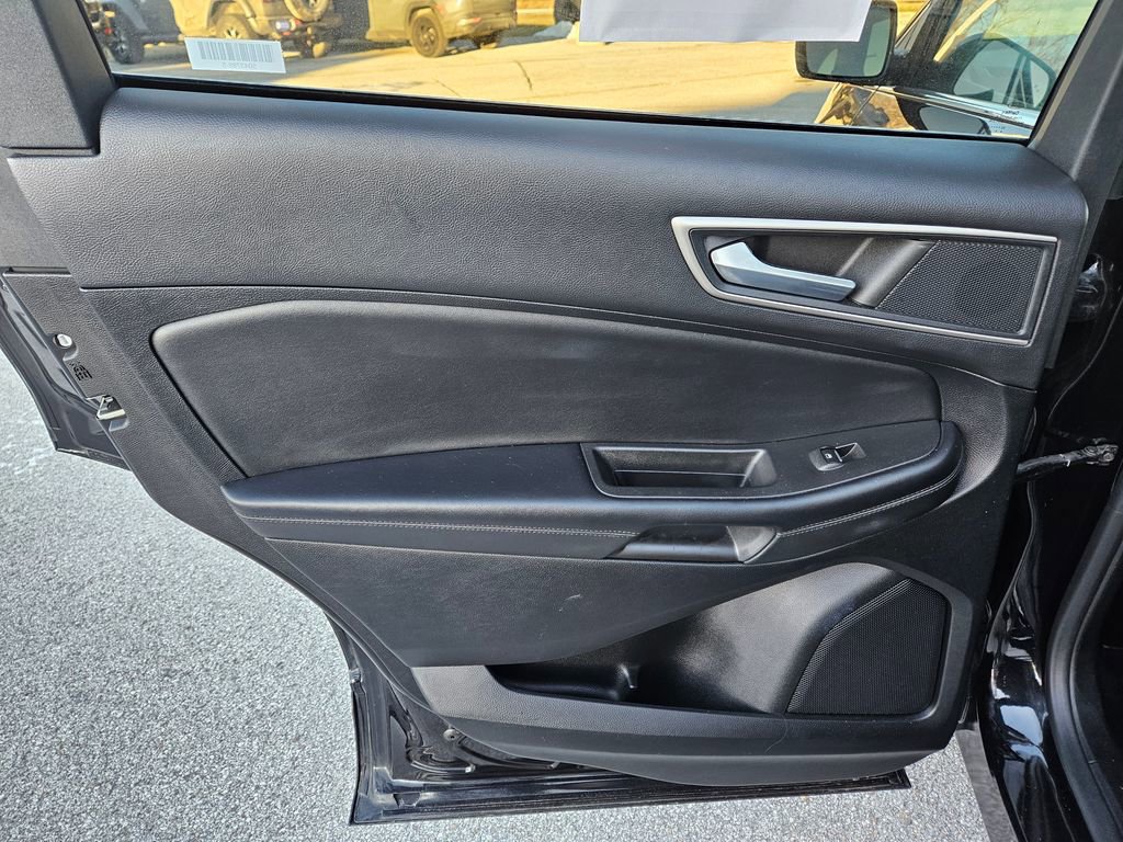 Used 2022 Ford Edge SEL image 25