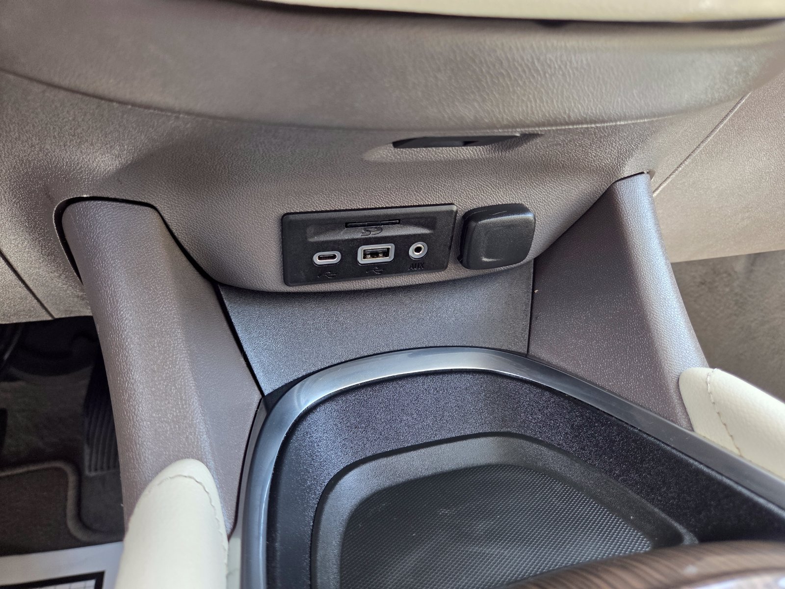 Used 2024 Chevrolet Malibu LT FWD image 34