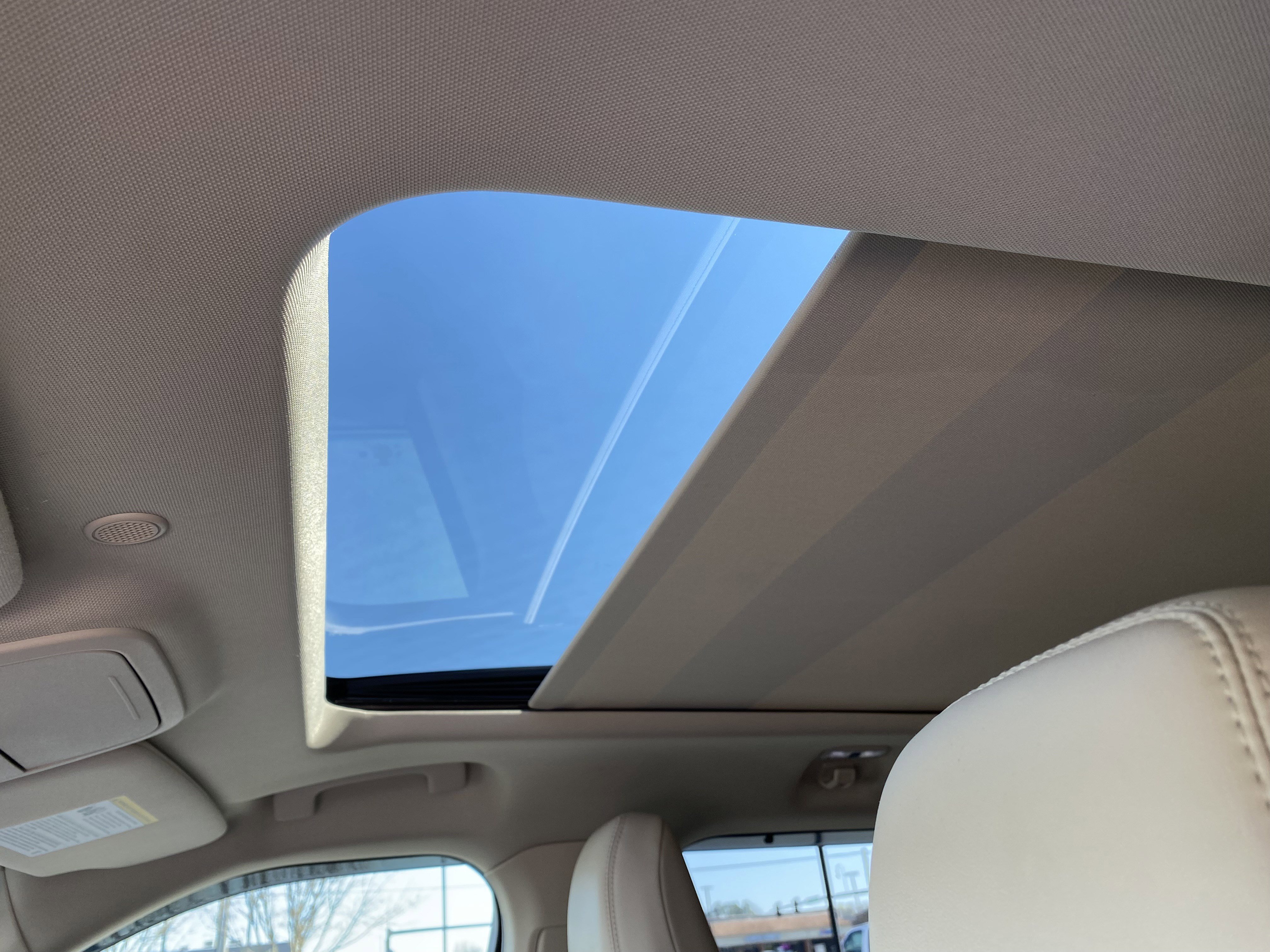 Used 2020 Ford Explorer Platinum w/ Premium Technology Package image 33