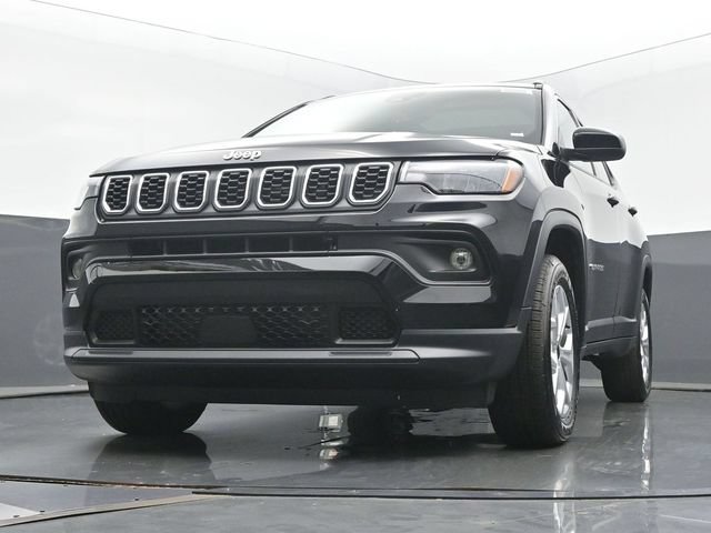 New 2025 Jeep Compass Latitude w/ Sun & Sound Group AWD/4WD image 46