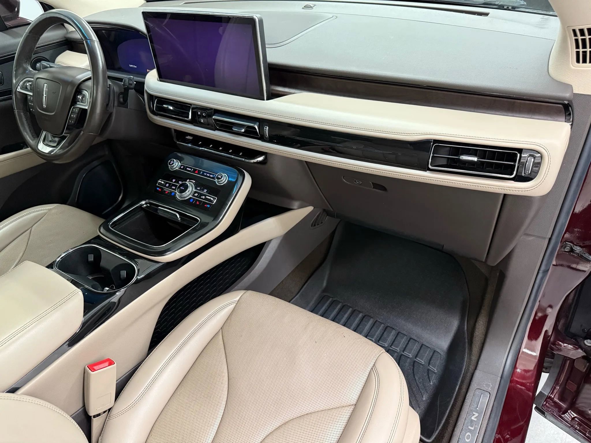 Used 2021 Lincoln Nautilus Reserve w/ Class II Trailer Tow Package image 18