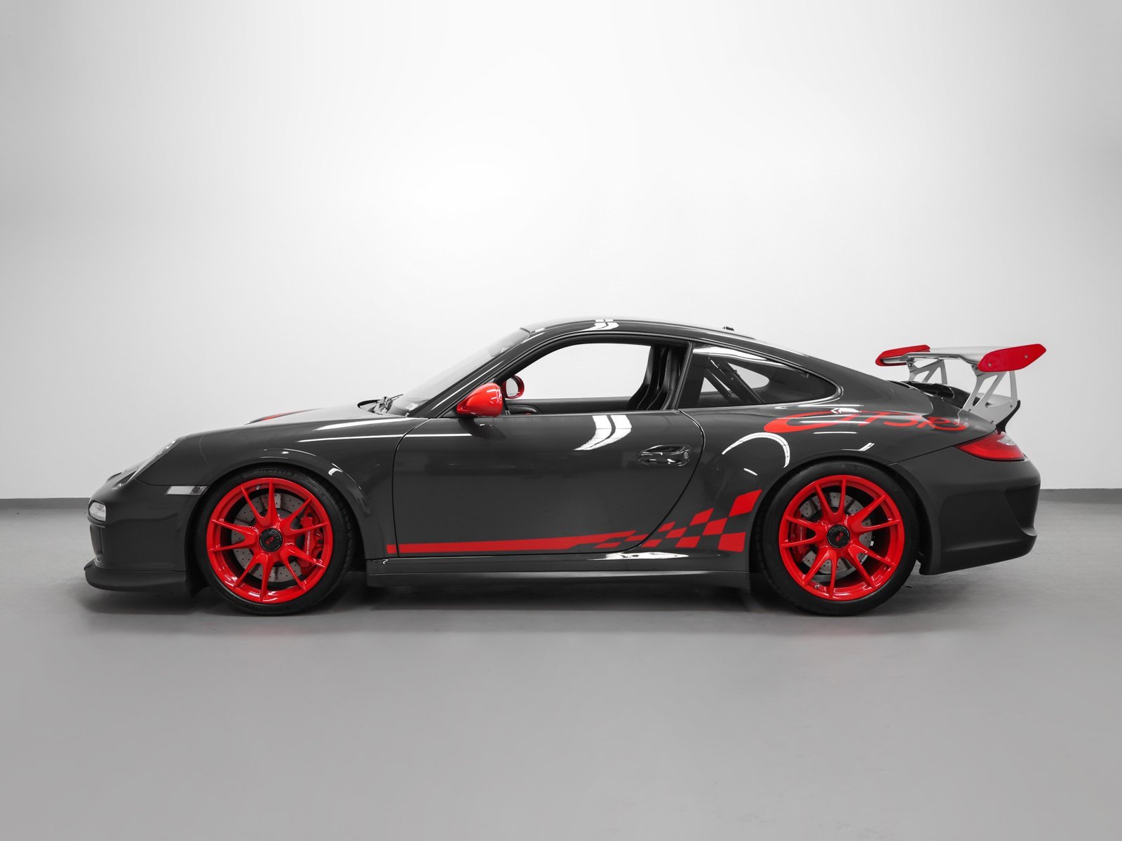 Used 2011 Porsche 911 GT3 RS image 2