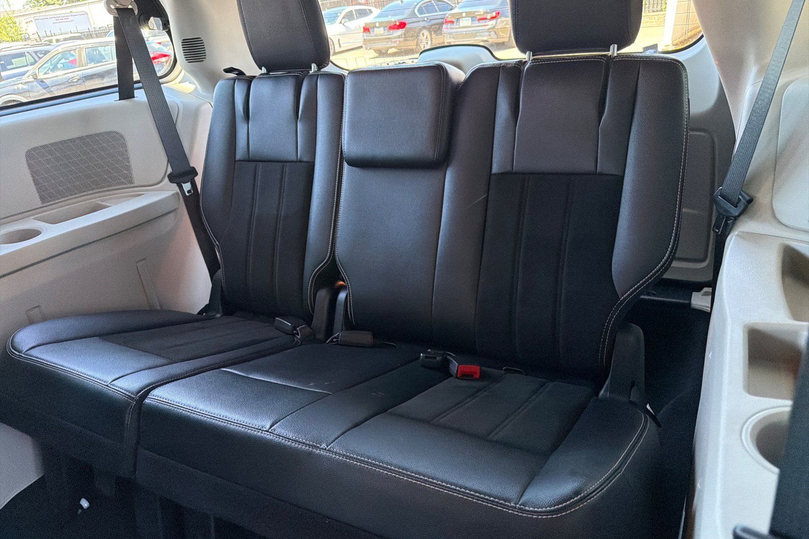 Used 2019 Dodge Grand Caravan SXT FWD image 16