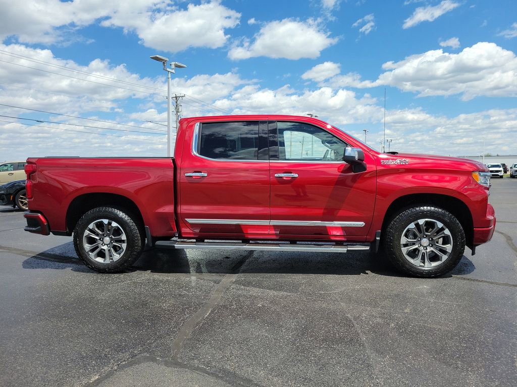 Used 2025 Chevrolet Silverado 1500 High Country w/ Technology Package AWD/4WD image 3