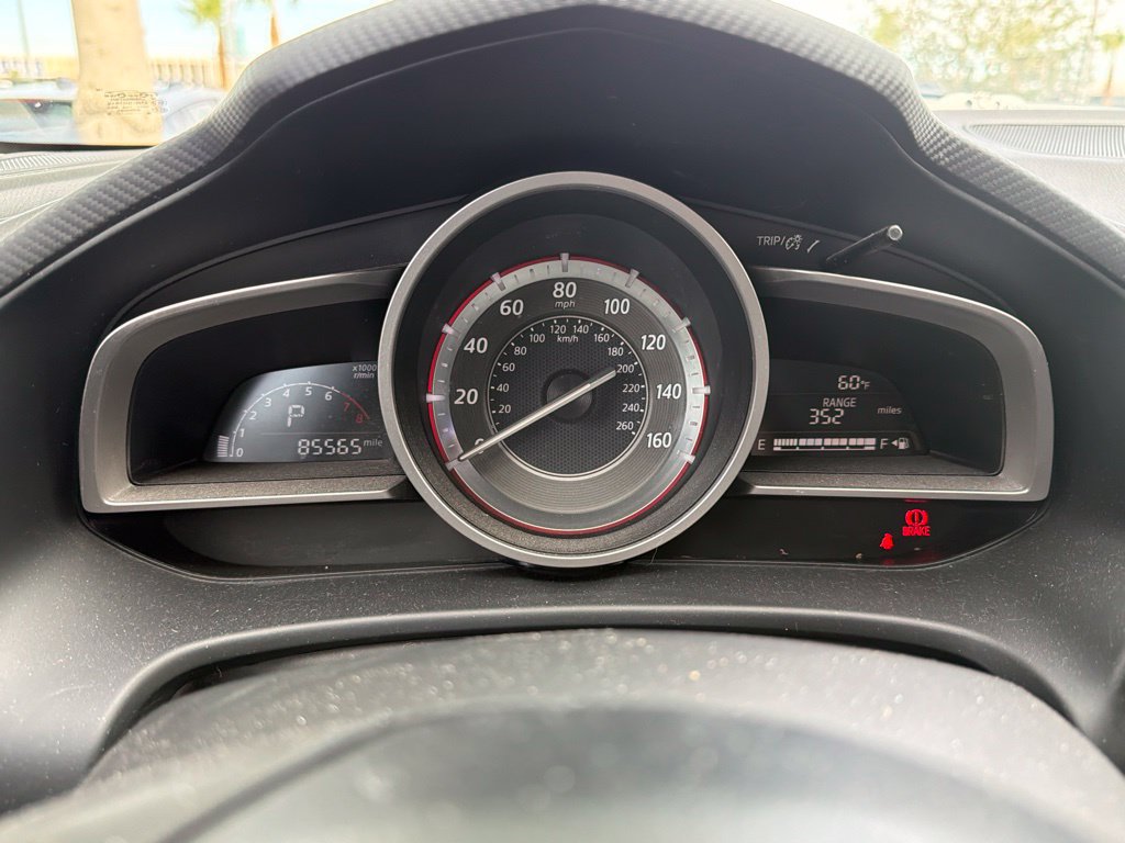 Used 2014 MAZDA MAZDA3 i Touring w/ Technology Package FWD image 8