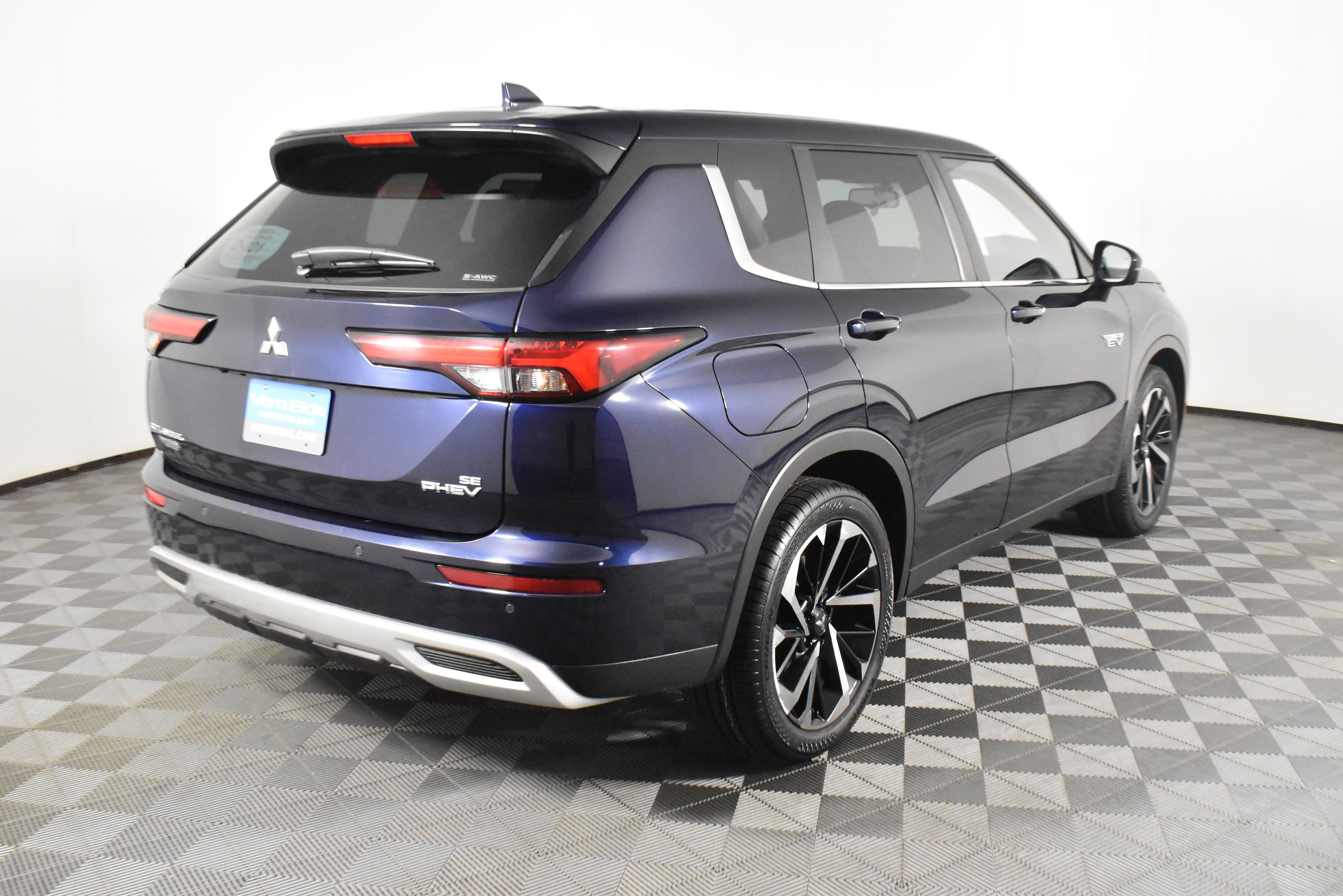 Used 2023 Mitsubishi Outlander SE image 6