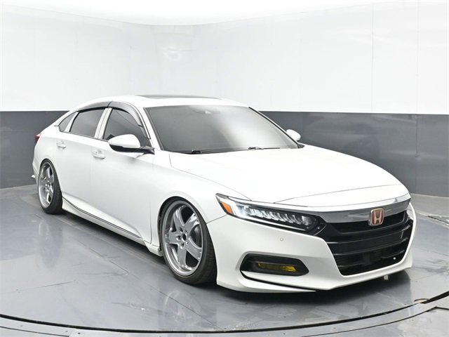 Used 2020 Honda Accord Touring image 2
