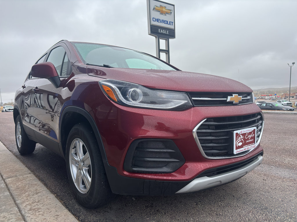 Used 2022 Chevrolet Trax LT w/ LT Convenience Package image 4