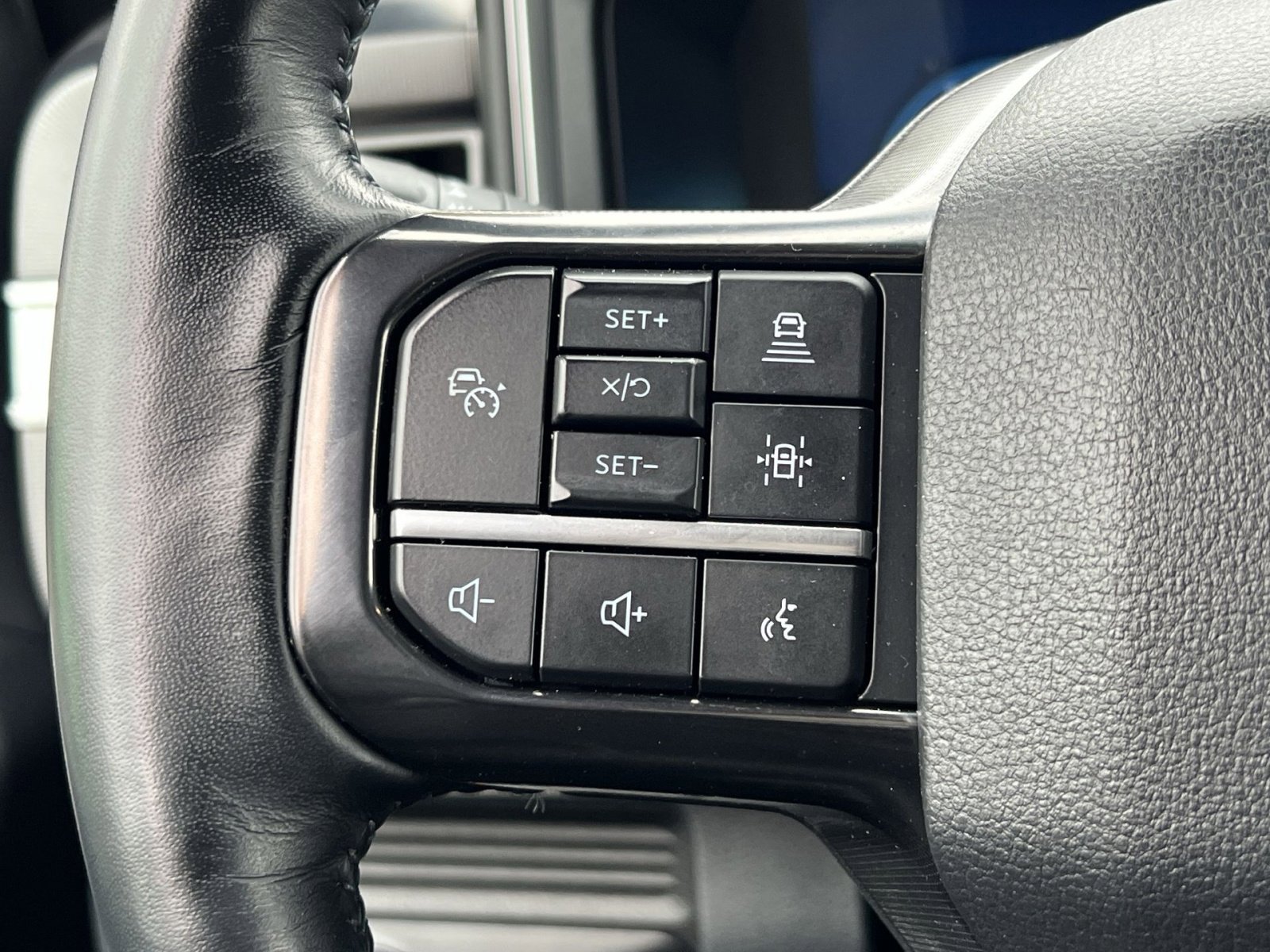 Used 2025 Ford F350 Platinum image 28