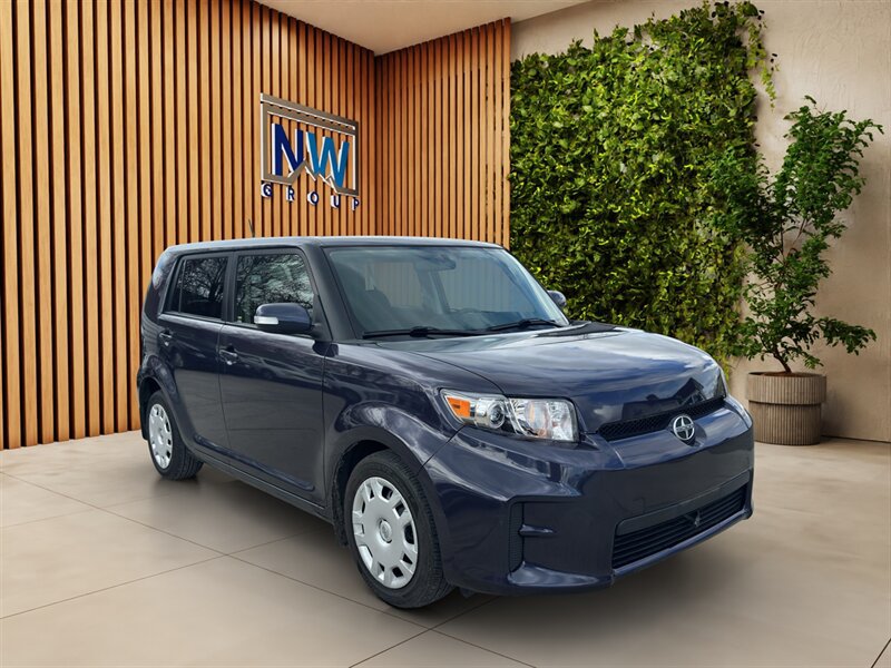 Used 2012 Scion xB FWD image 1