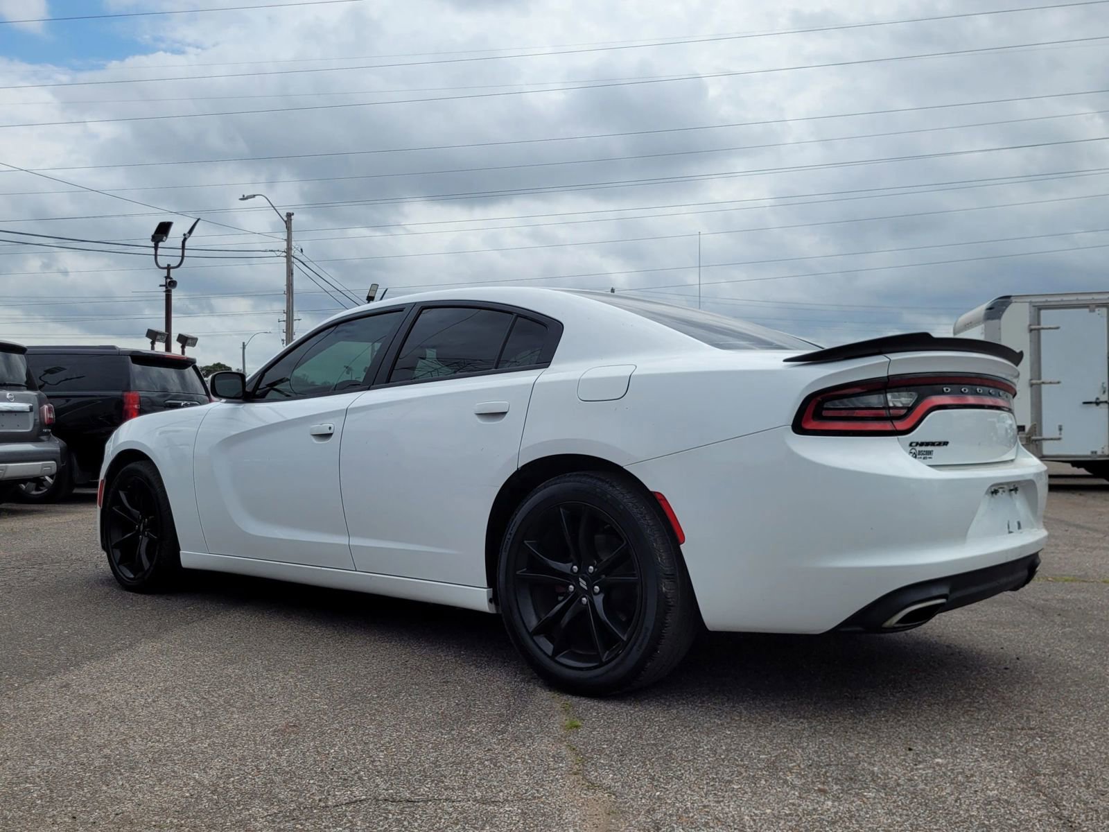 Used 2017 Dodge Charger SE w/ Blacktop Package RWD image 15