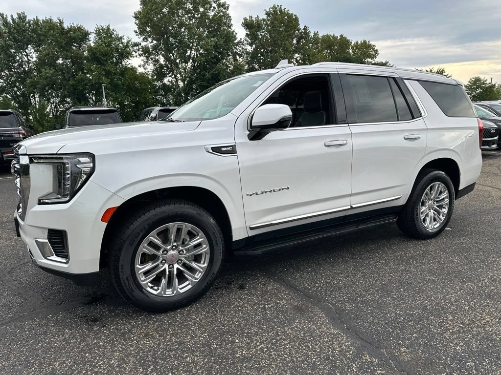 Used 2023 GMC Yukon SLT w/ SLT Premium Package AWD/4WD image 9