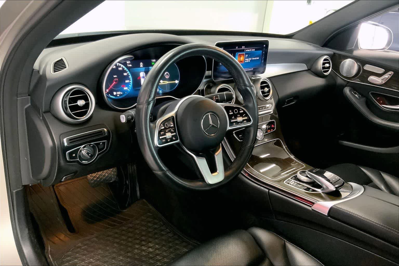 Used 2019 Mercedes-Benz C 300 4MATIC Sedan image 2