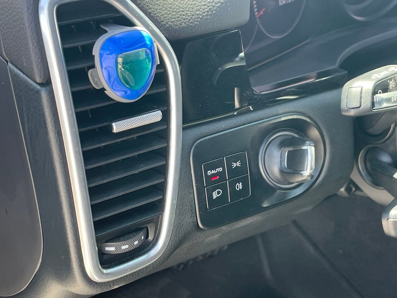 Used 2023 Porsche Cayenne Coupe AWD/4WD image 7