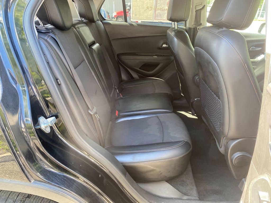 Used 2019 Chevrolet Trax LT w/ Driver Confidence Package image 25