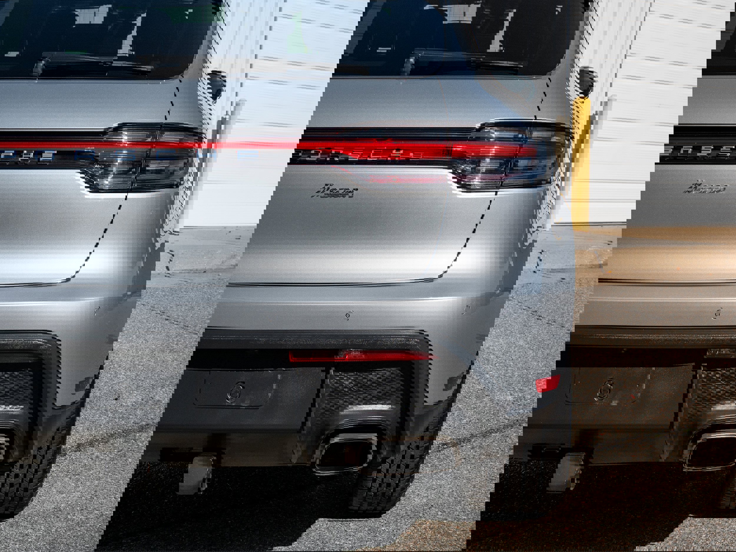 Used 2023 Porsche Macan image 16